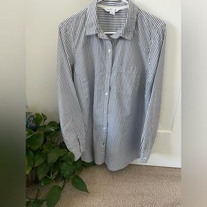 Old Navy Size L, Button Down Shirt. Womens
